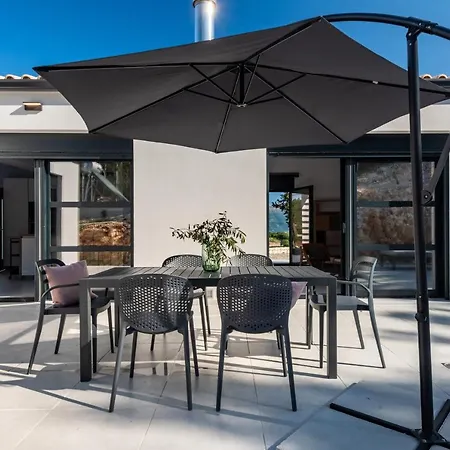 Swedish-style Salz Villa Fiskardo